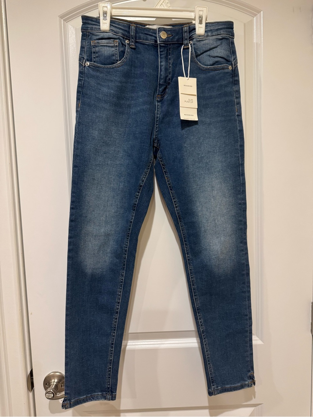 Reserved Women’s Skinny Jeans in Dark Blue Wash